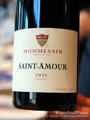 фото Mommessin 3 Terroirs Saint-Amour AOP Моммесен 3 Терруара Сент-Амур Франция вино красное